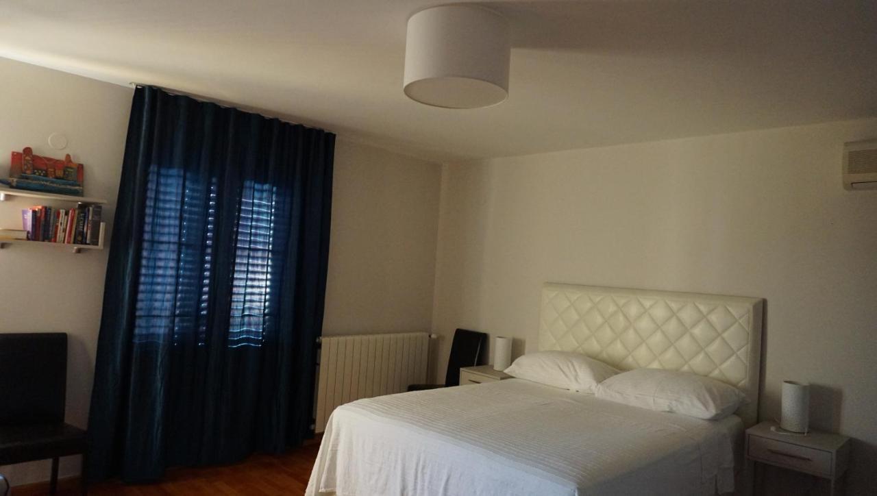 Bed & Breakfast Mirela Vrbnik (Primorje-Gorski Kotar)