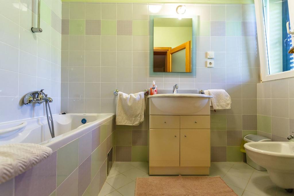 Mirela Bed & Breakfast 4*
